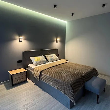 Апартаменти замарстинівська 40 *